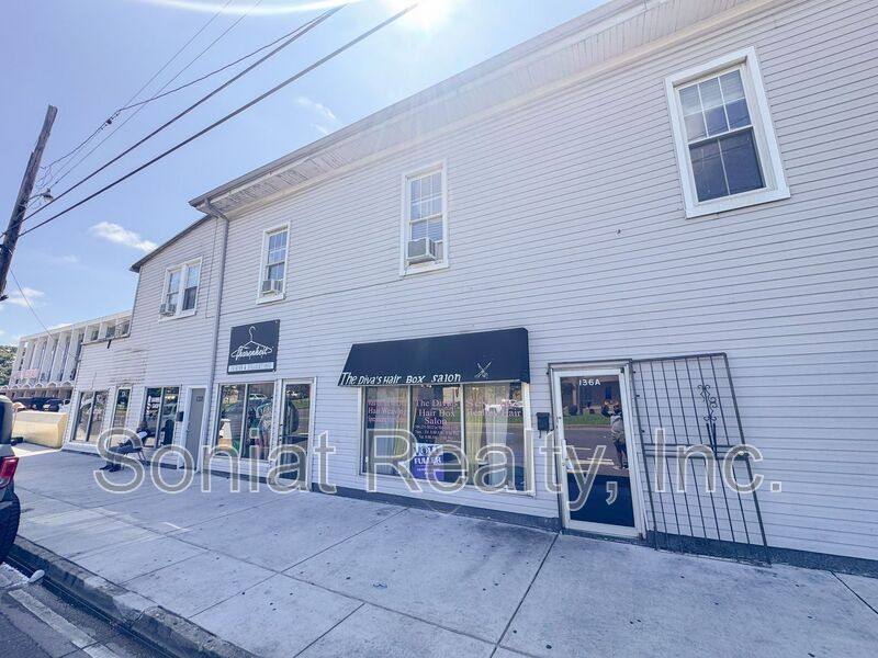 Apartment for rent at 132 S Broad St, New Orleans, LA 70122