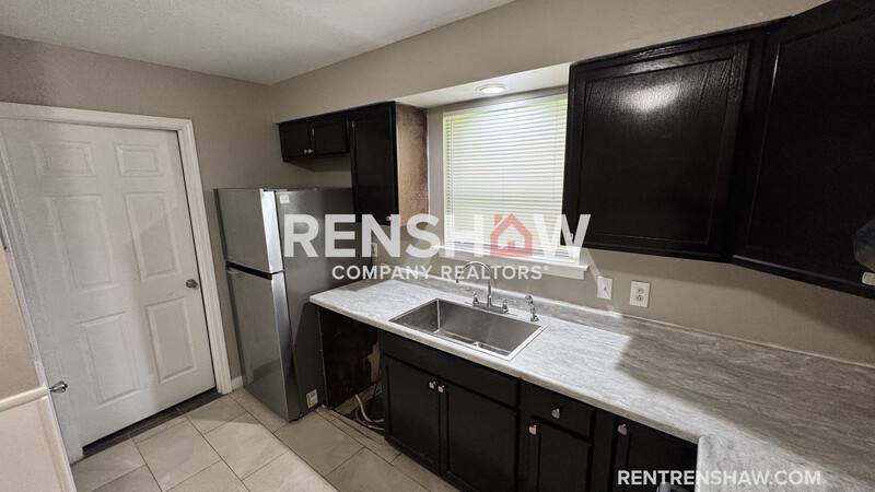 House for rent at 3909 Range Line Rd, Memphis, TN 38127