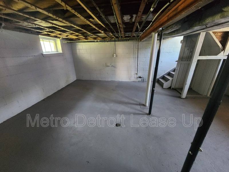 House for rent at 9516 Wayburn St #1, Detroit, MI 48224