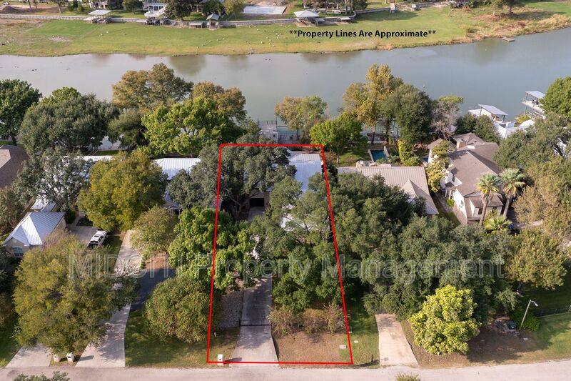 House for rent at 180 Lake Ridge Dr, Seguin, TX 78155