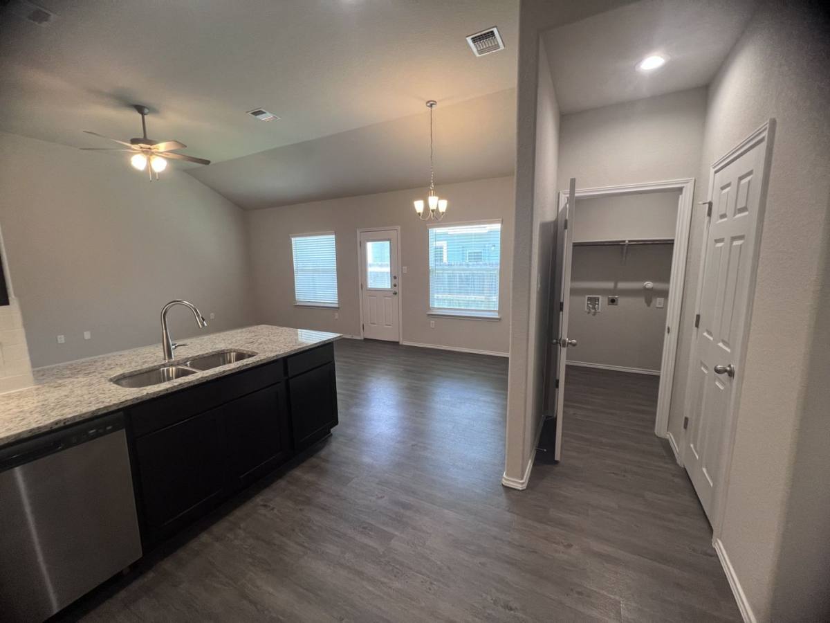 Townhouse for rent at 636-638 Heathers Way #636, Seguin, TX 78155
