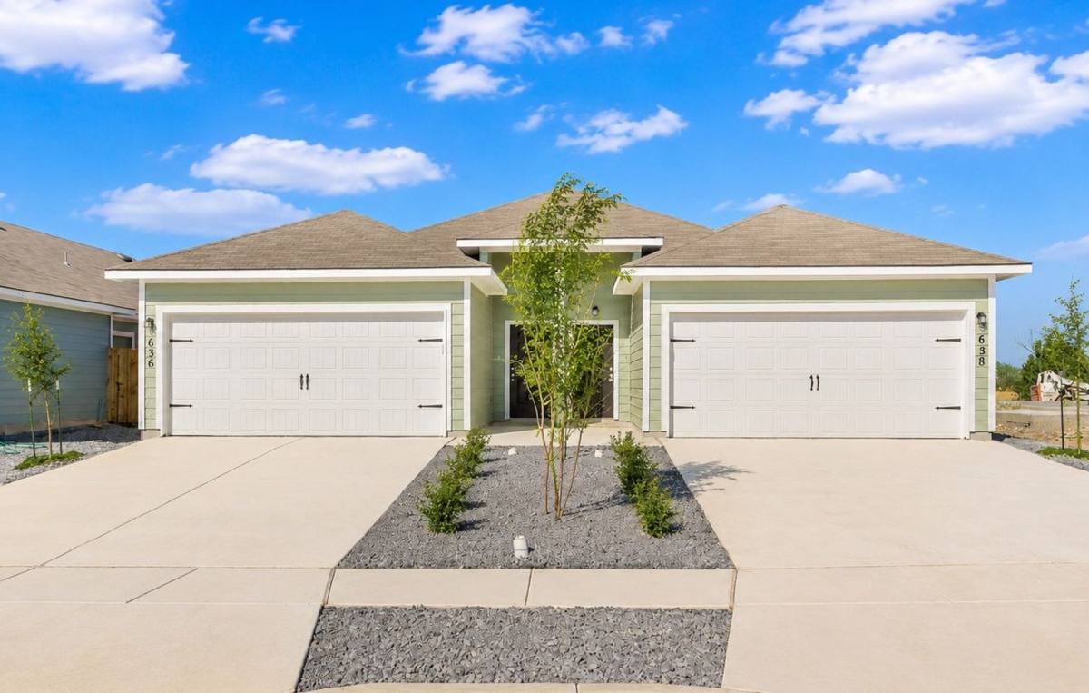 Townhouse for rent at 636-638 Heathers Way #636, Seguin, TX 78155