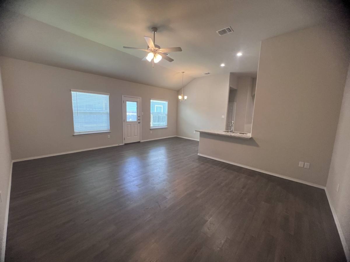 Townhouse for rent at 636-638 Heathers Way #636, Seguin, TX 78155