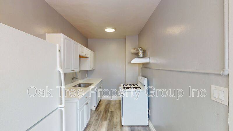 Apartment for rent at 2044-2046 International Blvd #21, Oakland, CA 94606