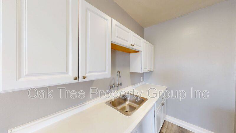 Apartment for rent at 2044-2046 International Blvd #21, Oakland, CA 94606