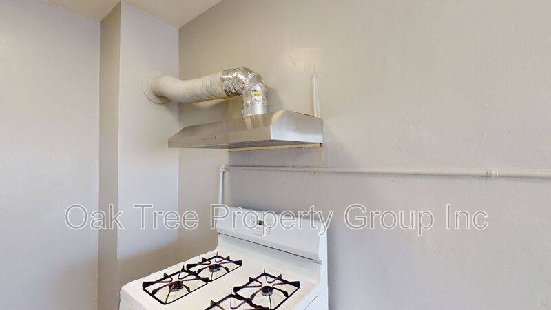 Apartment for rent at 2044-2046 International Blvd #21, Oakland, CA 94606