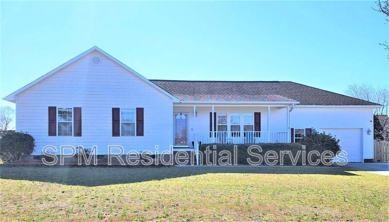 House for rent at 2922 Sloop Point Loop Rd, Hampstead, NC 28443