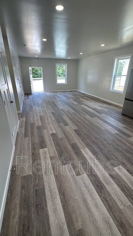 House for rent at 3850 Peru Rd, Dubuque, IA 52001