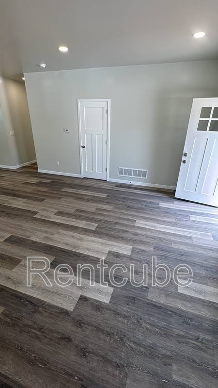 House for rent at 3850 Peru Rd, Dubuque, IA 52001