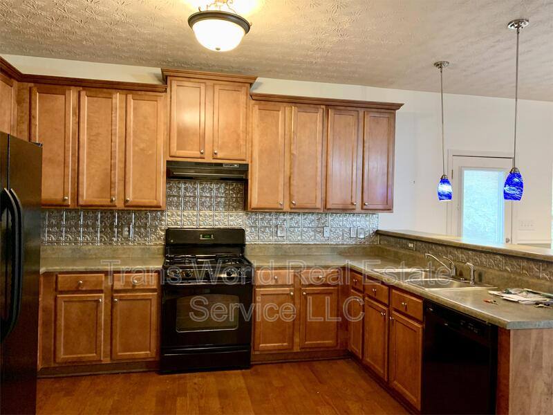 House for rent at 917 Crested Hawk Trail, Buford, GA 30518