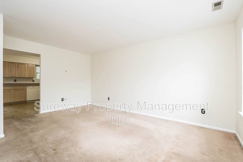 Townhouse for rent at 197 Lake Dr, Atco, NJ 08004