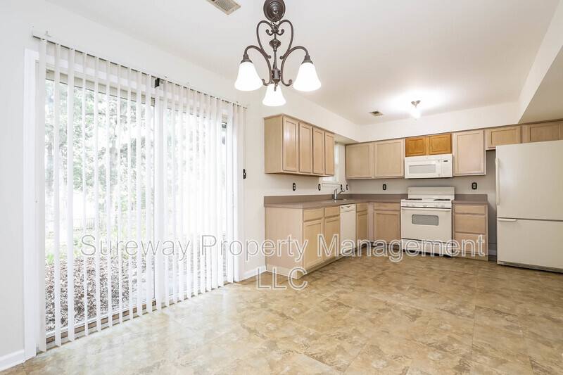 Townhouse for rent at 197 Lake Dr, Atco, NJ 08004
