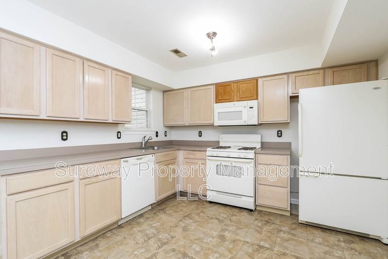 Townhouse for rent at 197 Lake Dr, Atco, NJ 08004