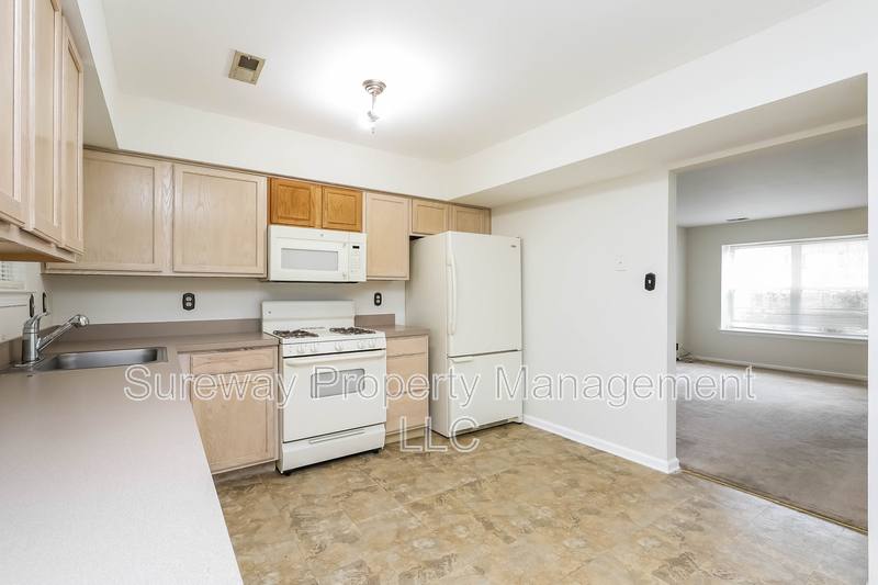 Townhouse for rent at 197 Lake Dr, Atco, NJ 08004