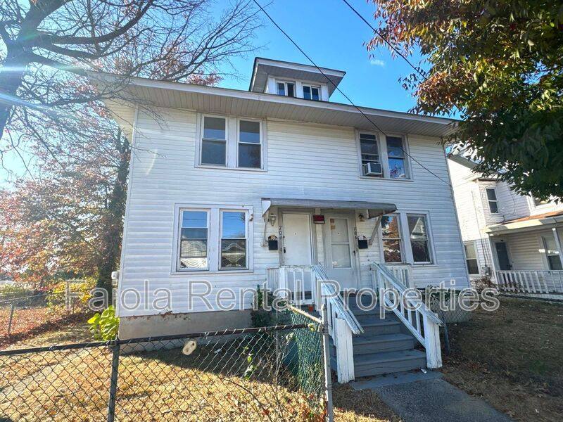 Townhouse for rent at 706 Buck St, Millville, NJ 08332