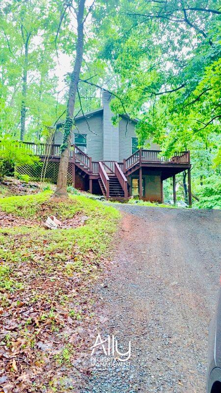 Apartment for rent at 2484 Lost Hollow Path, Charlottesville, VA 22911