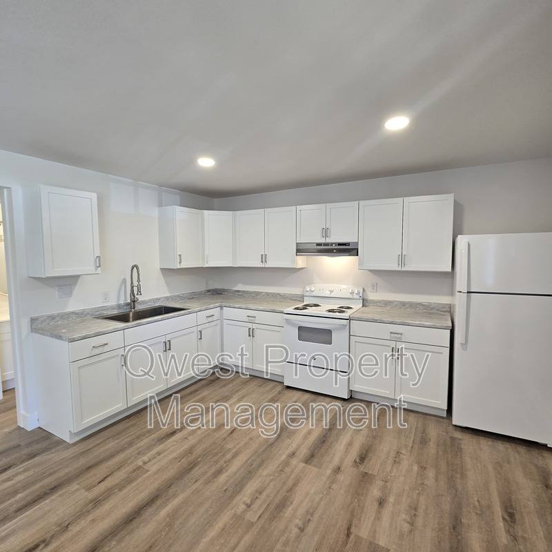 Apartment for rent at 8528 Valley Rd NW #11, Rapid City, MI 49676