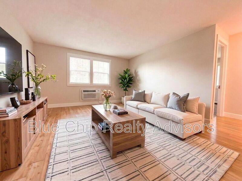 Apartment for rent at 31 Stonehenge Rd #1, Londonderry, NH 03053