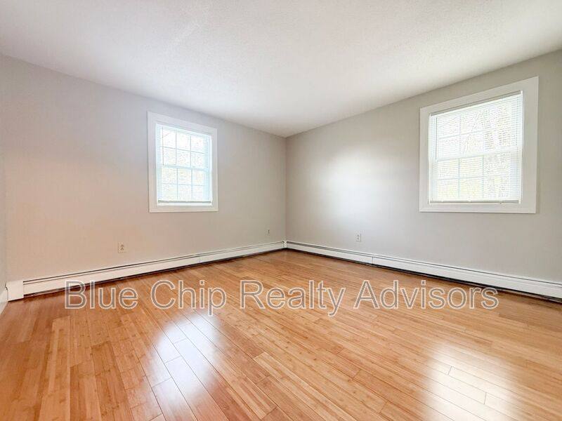 Apartment for rent at 31 Stonehenge Rd #1, Londonderry, NH 03053