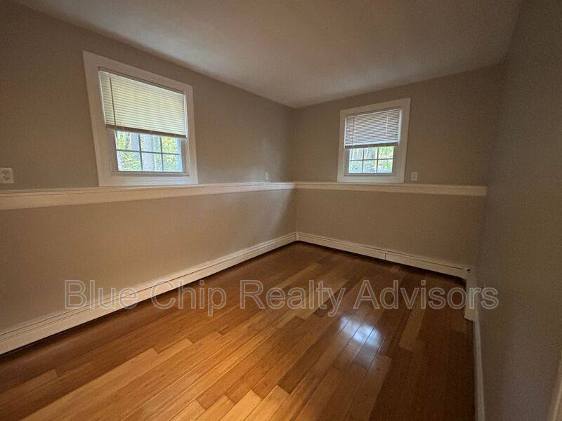 Apartment for rent at 31 Stonehenge Rd #1, Londonderry, NH 03053
