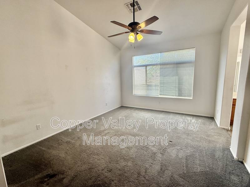 House for rent at 11525 W Palm Brook Dr, Avondale, AZ 85392