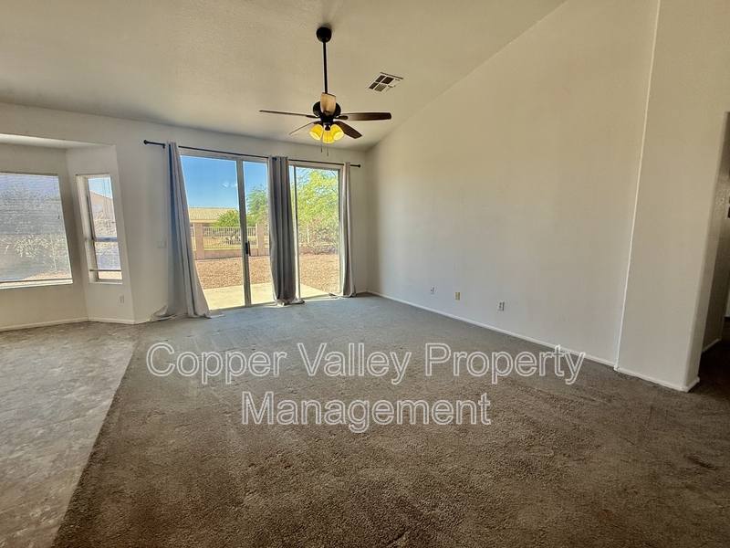 House for rent at 11525 W Palm Brook Dr, Avondale, AZ 85392