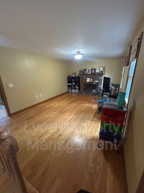 House for rent at 212 Tiffany St, Attleboro, MA 02703