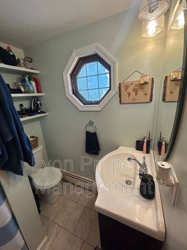 House for rent at 136 Aborn Ave, Warwick, RI 02888