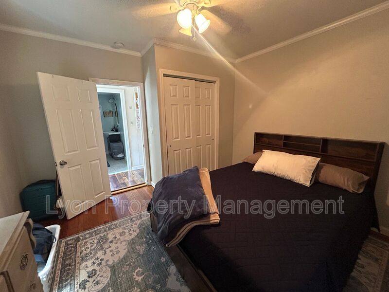 House for rent at 136 Aborn Ave, Warwick, RI 02888