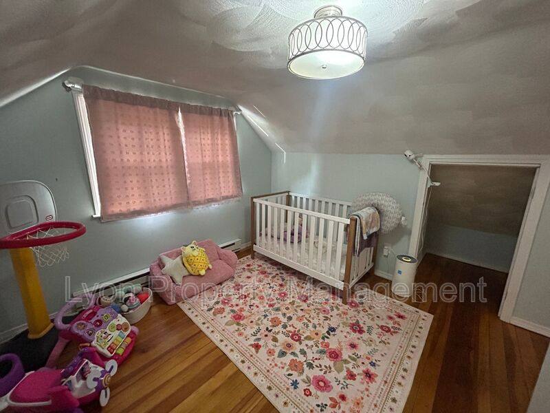 House for rent at 136 Aborn Ave, Warwick, RI 02888