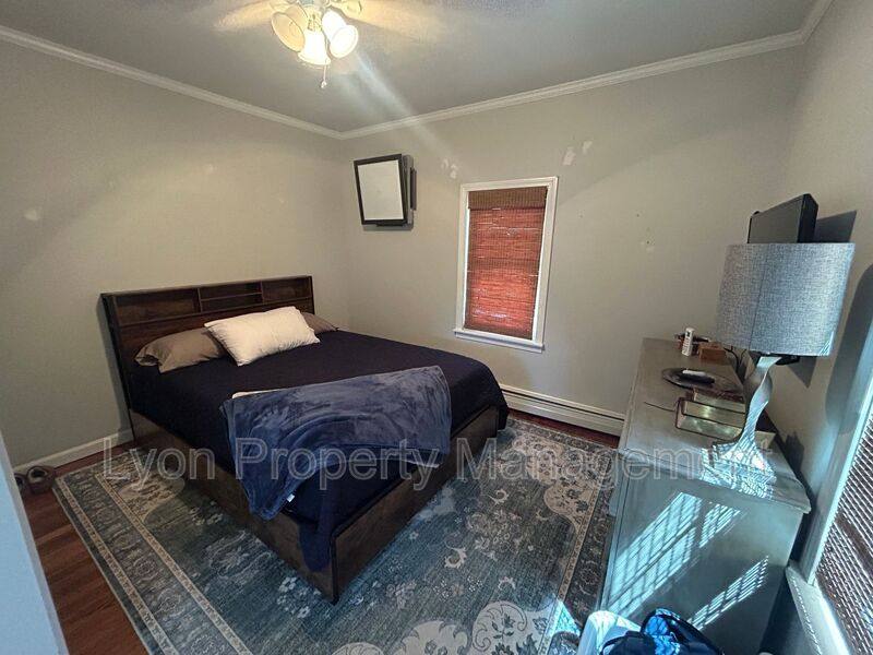 House for rent at 136 Aborn Ave, Warwick, RI 02888