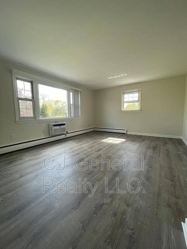 Apartment for rent at 307 Washington St #3, Weymouth, MA 02188
