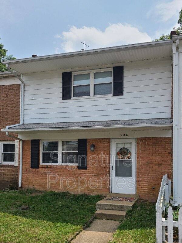 Townhouse for rent at 908 Anvil Rd, Fredericksburg, VA 22405