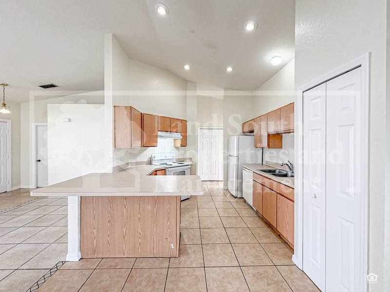 House for rent at 7823 Sugar Pine Blvd, Lakeland, FL 33810