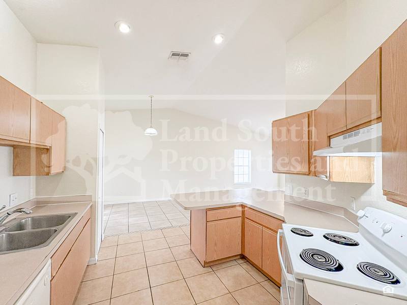 House for rent at 7823 Sugar Pine Blvd, Lakeland, FL 33810
