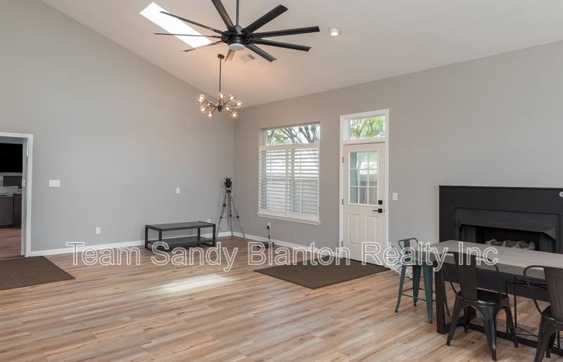 House for rent at 1301 E Cross St, Pensacola, FL 32503