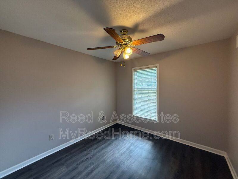 House for rent at 2292 Eastover Dr, Memphis, TN 38119