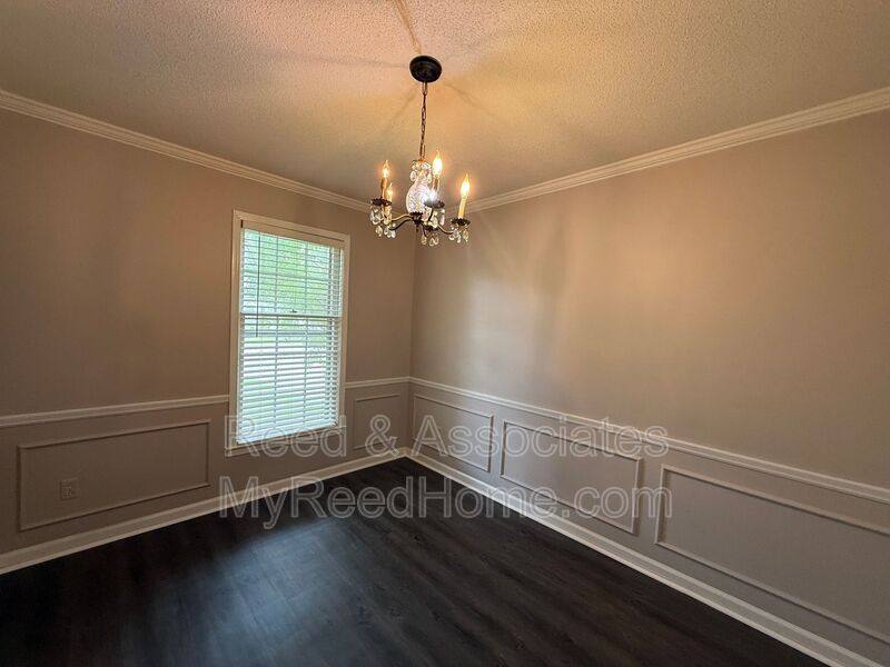 House for rent at 2292 Eastover Dr, Memphis, TN 38119