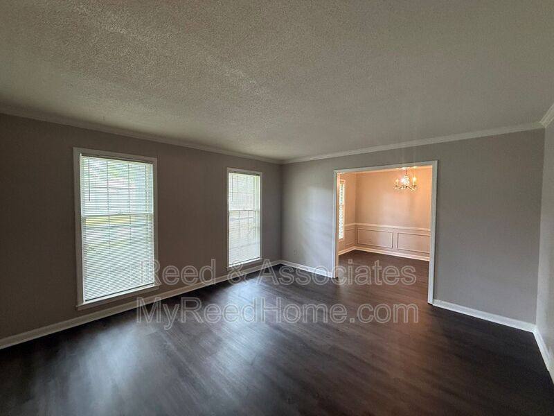 House for rent at 2292 Eastover Dr, Memphis, TN 38119