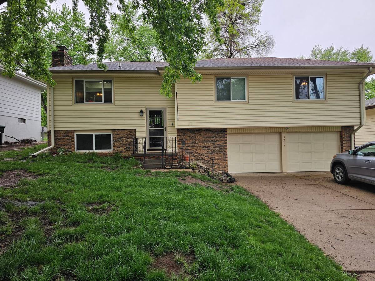 House for rent at 13912 Jefferson Circle, Omaha, NE 68137