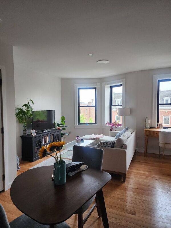 Apartment for rent at 2527 St Paul #3A, Baltimore, MD 21218