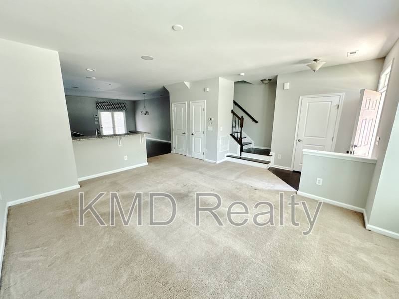 Townhouse for rent at 1935 Fleetwood Dr, Charlotte, NC 28208