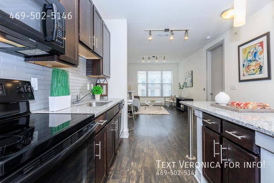 Apartment for rent at 250 W Lancaster Ave, Fort Worth, TX 76102