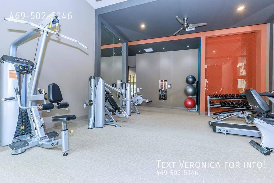 Apartment for rent at 250 W Lancaster Ave, Fort Worth, TX 76102