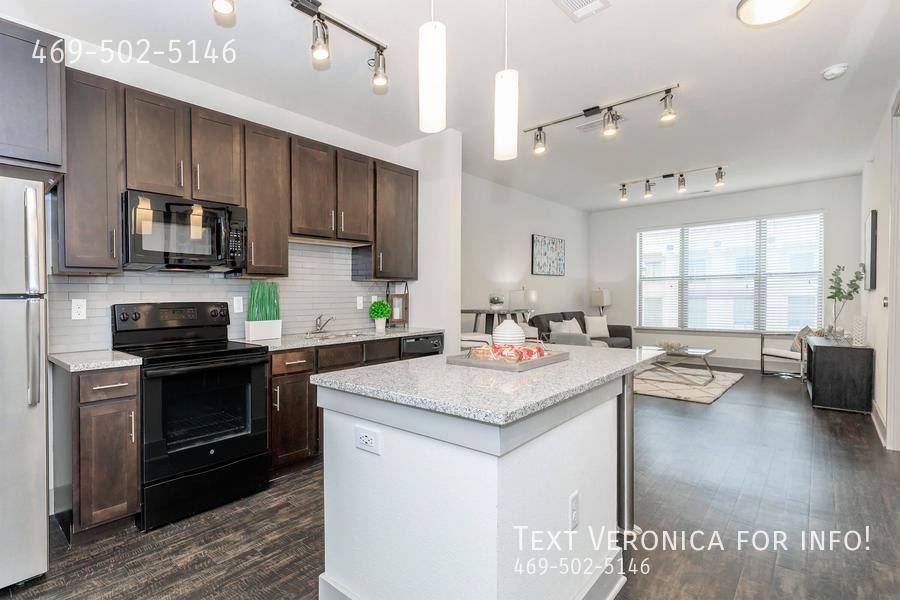 Apartment for rent at 250 W Lancaster Ave, Fort Worth, TX 76102