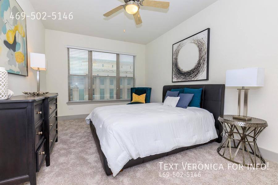 Apartment for rent at 250 W Lancaster Ave, Fort Worth, TX 76102