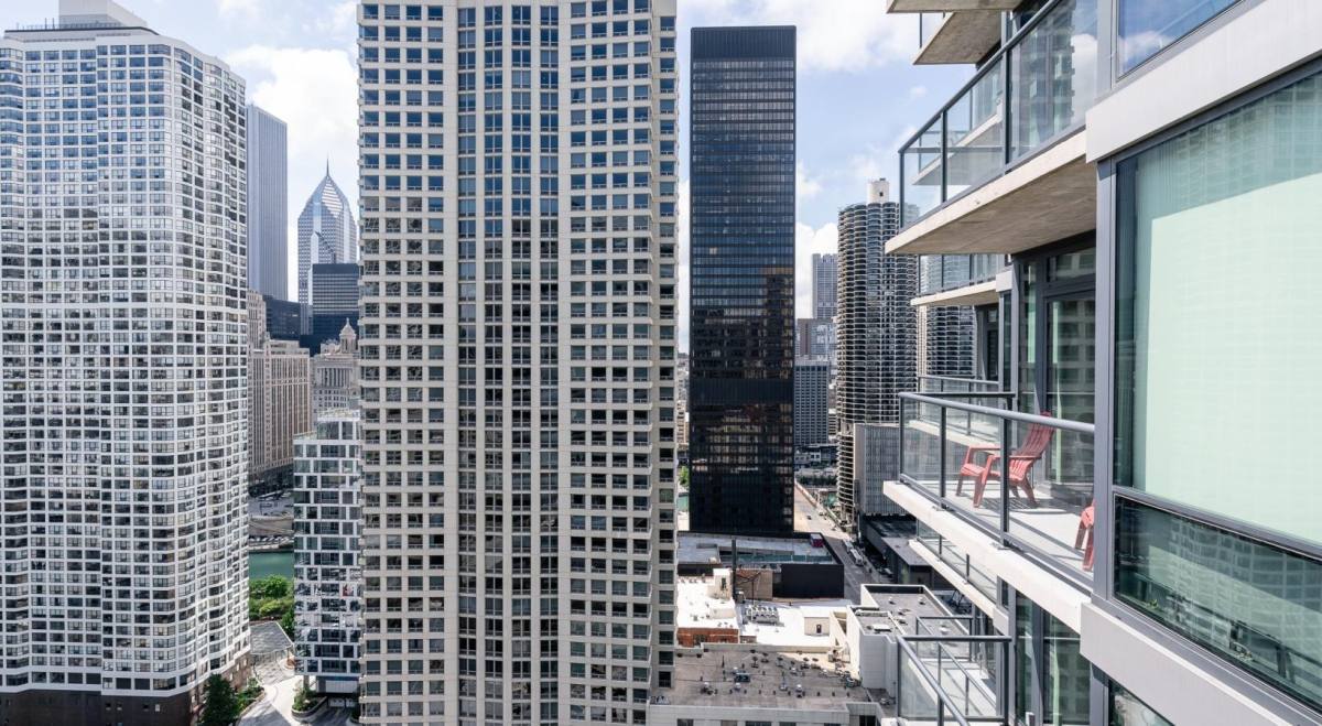Apartment for rent at 505 N State St, Chicago, IL 60654