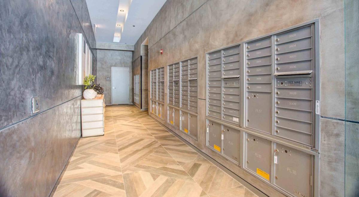 Apartment for rent at 505 N State St, Chicago, IL 60654