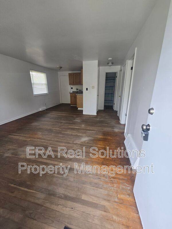 Apartment for rent at 2472 Pontiac St, Columbus, OH 43211