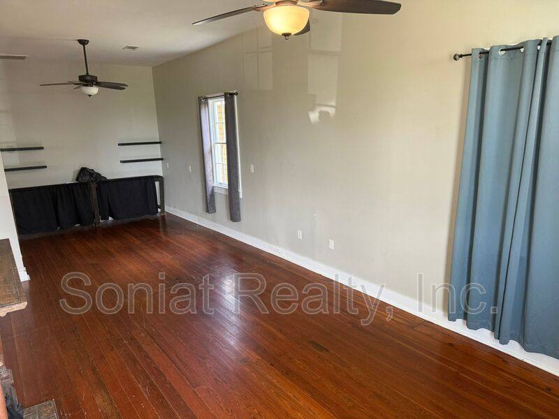 House for rent at 527 Atlantic Ave, New Orleans, LA 70114